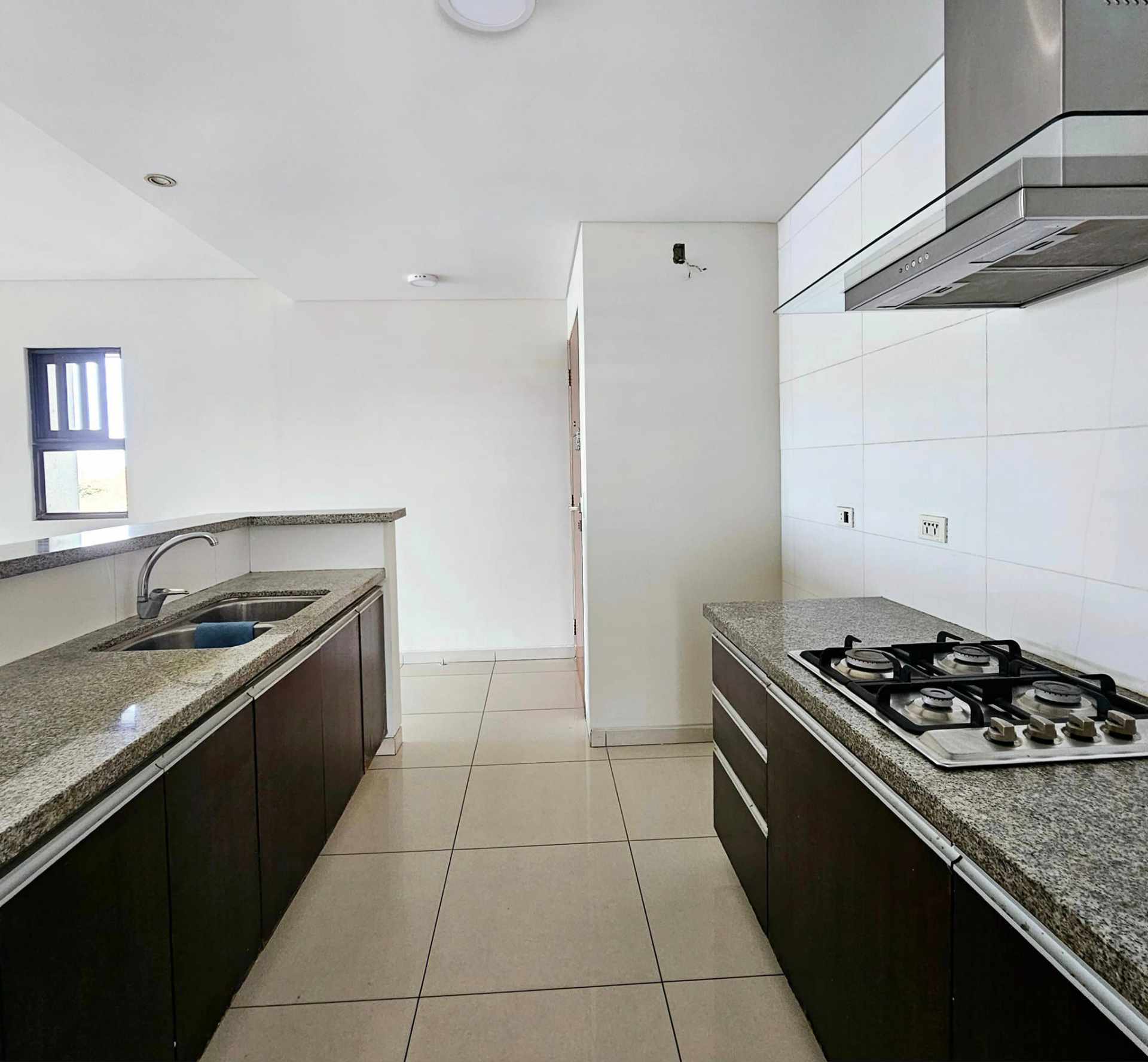 Departamento en AlquilerAV. 1er ANILLO, FRENTE AL PARQUE URBANO Foto 9