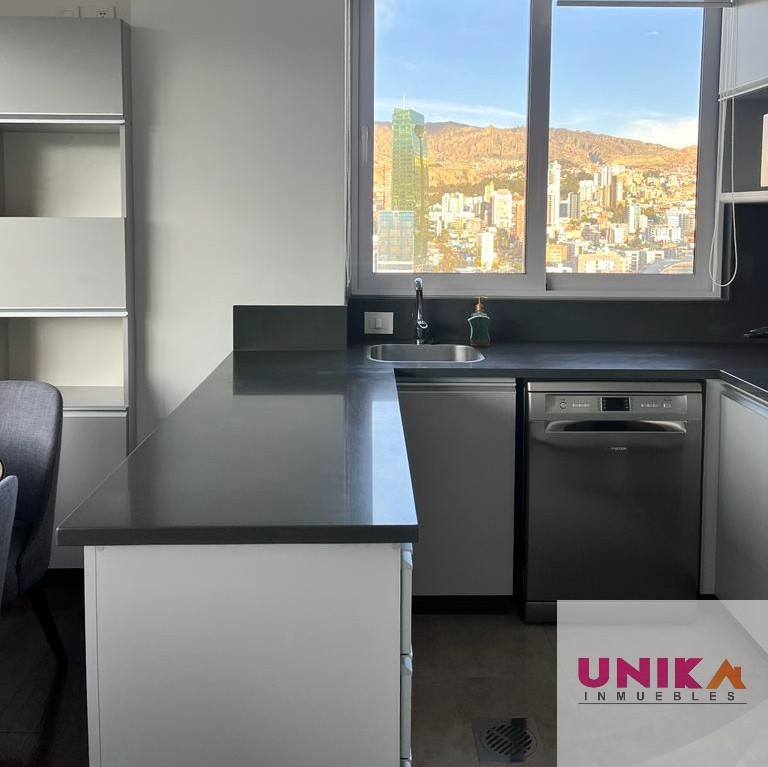 Departamento en Alquiler🏢 LUJOSO DEPARTAMENTO CON TODAS LAS COMODIDADES EQUIPADO Y AMOBLADO Y HERMOSAS VISTAS EN ALQUILER, CALACOTO. Foto 6