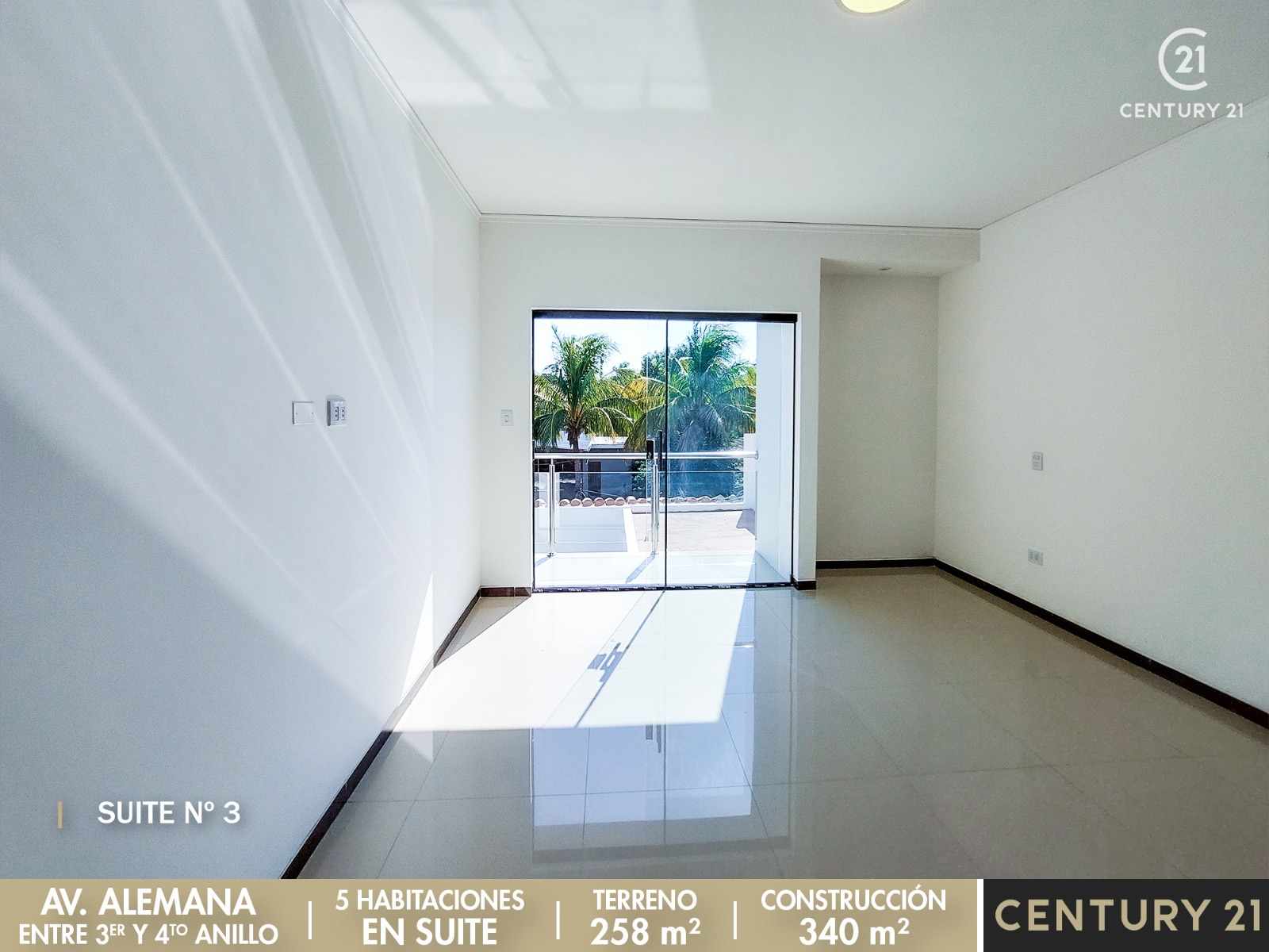 Casa en Entre 3er y 4to anillo Norte en Santa Cruz de la Sierra 5 dormitorios 4 baños 2 parqueos Foto 5
