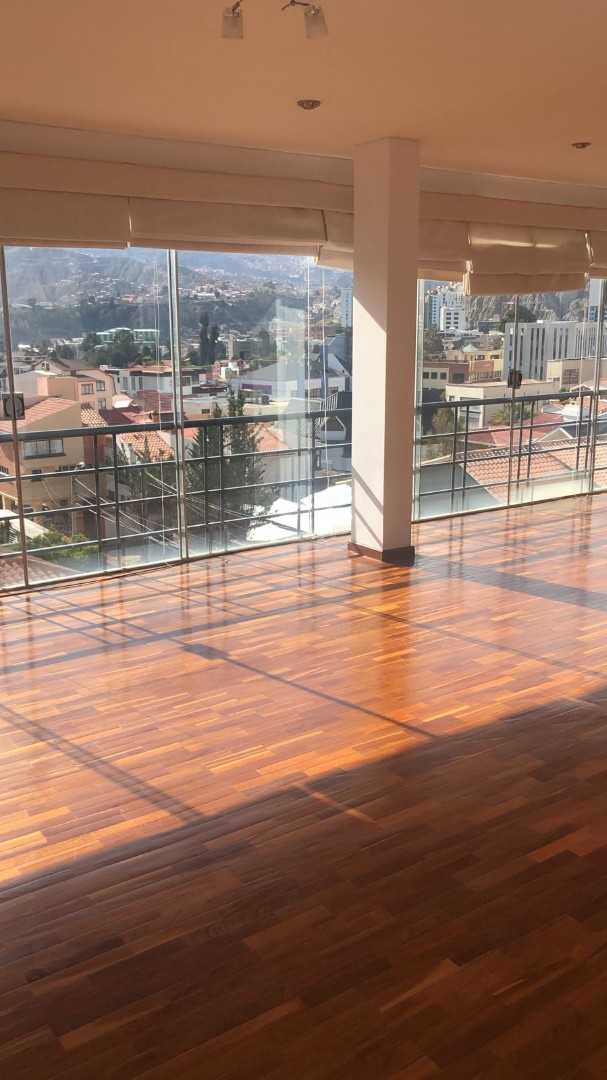 Departamento en Calacoto en La Paz 4 dormitorios 3 baños 2 parqueos Foto 5