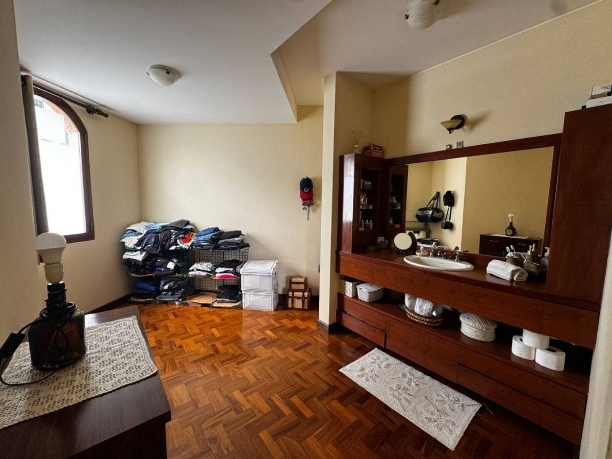 Casa en La Florida en La Paz 5 dormitorios 5 baños 2 parqueos Foto 6