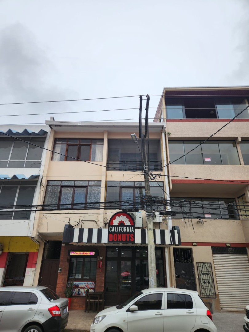 Edificio en VentaCalle Independencia esquina Monseñor Salvatierra 6 dormitorios 4 baños 1 parqueos Foto 1
