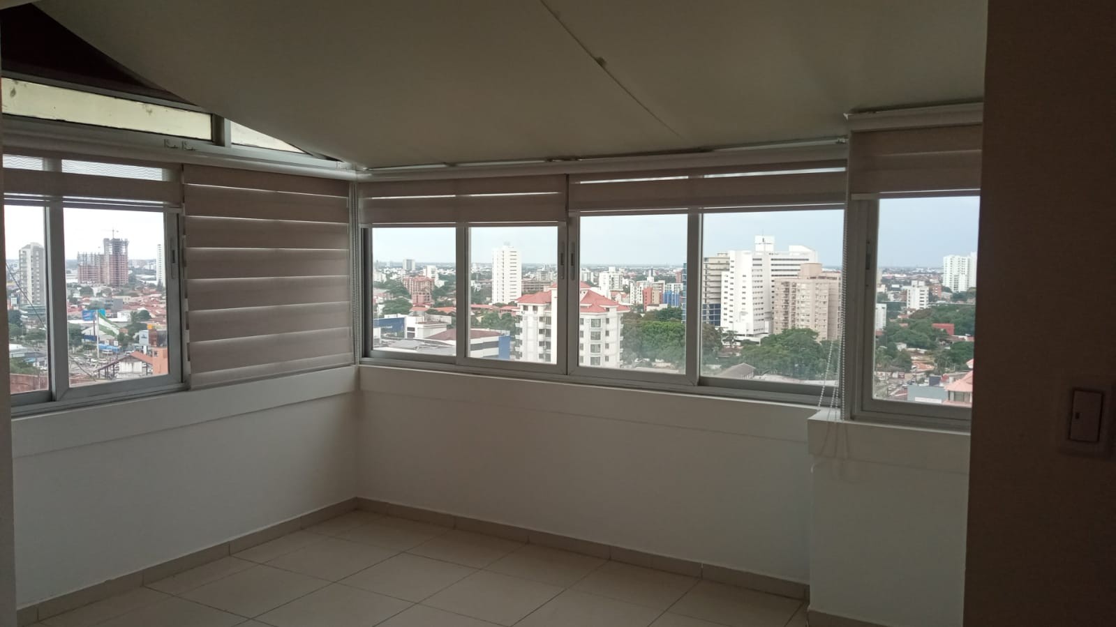 Departamento Cerca Plaza del Estudiante y avenida Mgr Rivero Foto 12