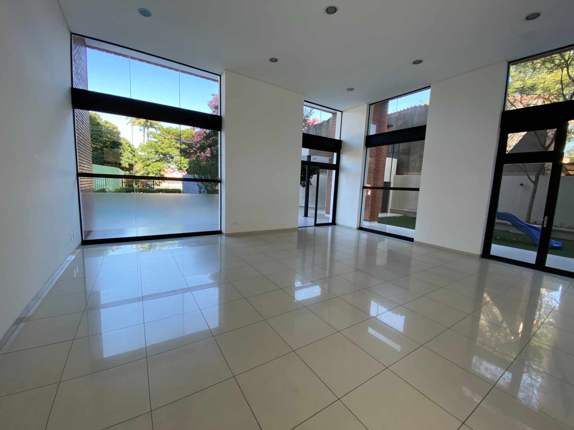 Departamento en Entre 1er y 2do anillo Sur en Santa Cruz de la Sierra 3 dormitorios 2 baños 1 parqueos Foto 15