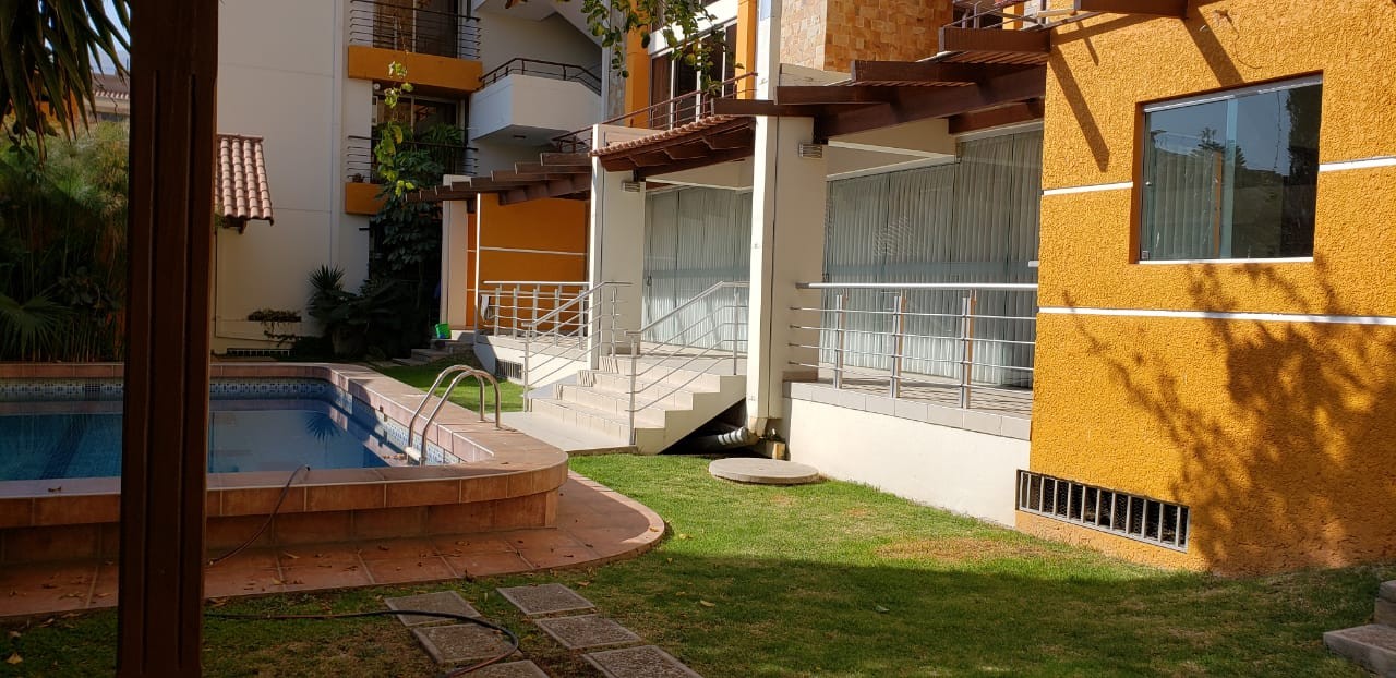 Departamento en Sarco en Cochabamba 3 dormitorios 4 baños 1 parqueos Foto 1
