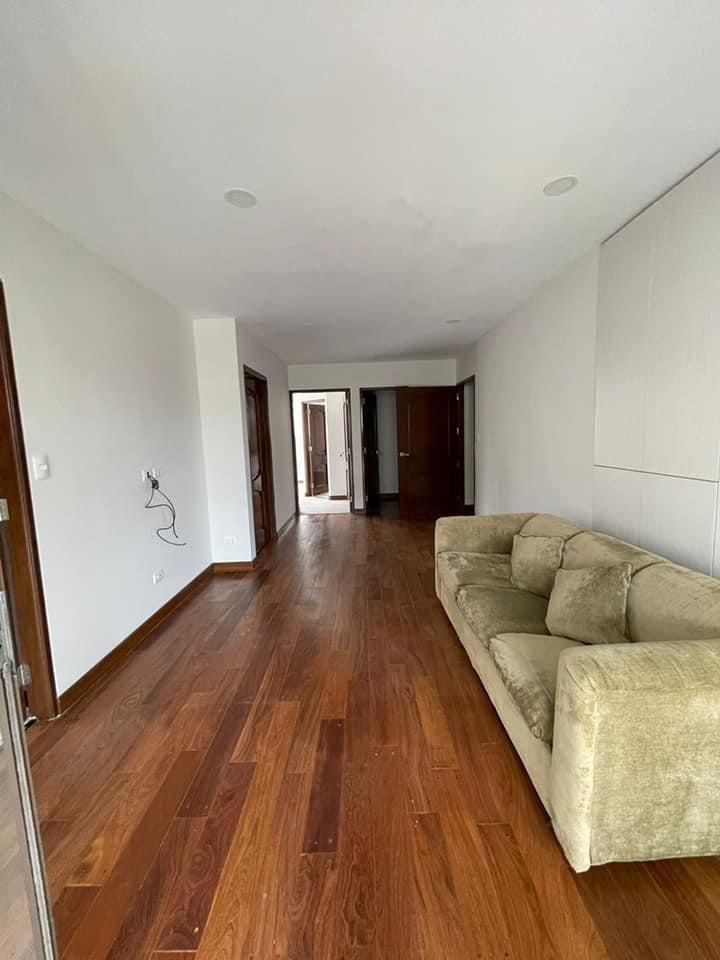 En Alquiler a $us 1,500 Foto 2