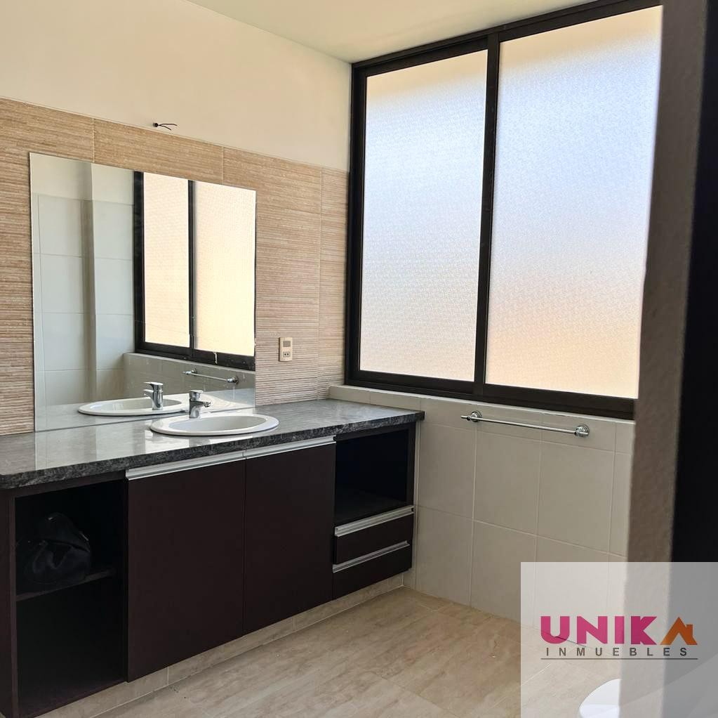 En Alquiler a $us 1,200 Foto 11