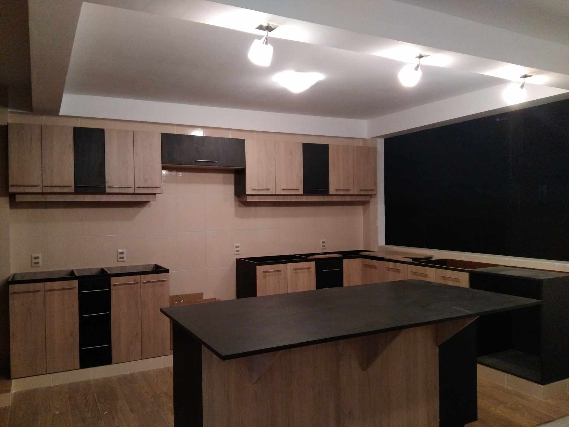 Edificio en VentaUrbanización CORDES final Costanera Calle 2 N°11 (Zona Alto Calacoto) 11 dormitorios 10 baños 2 parqueos Foto 7