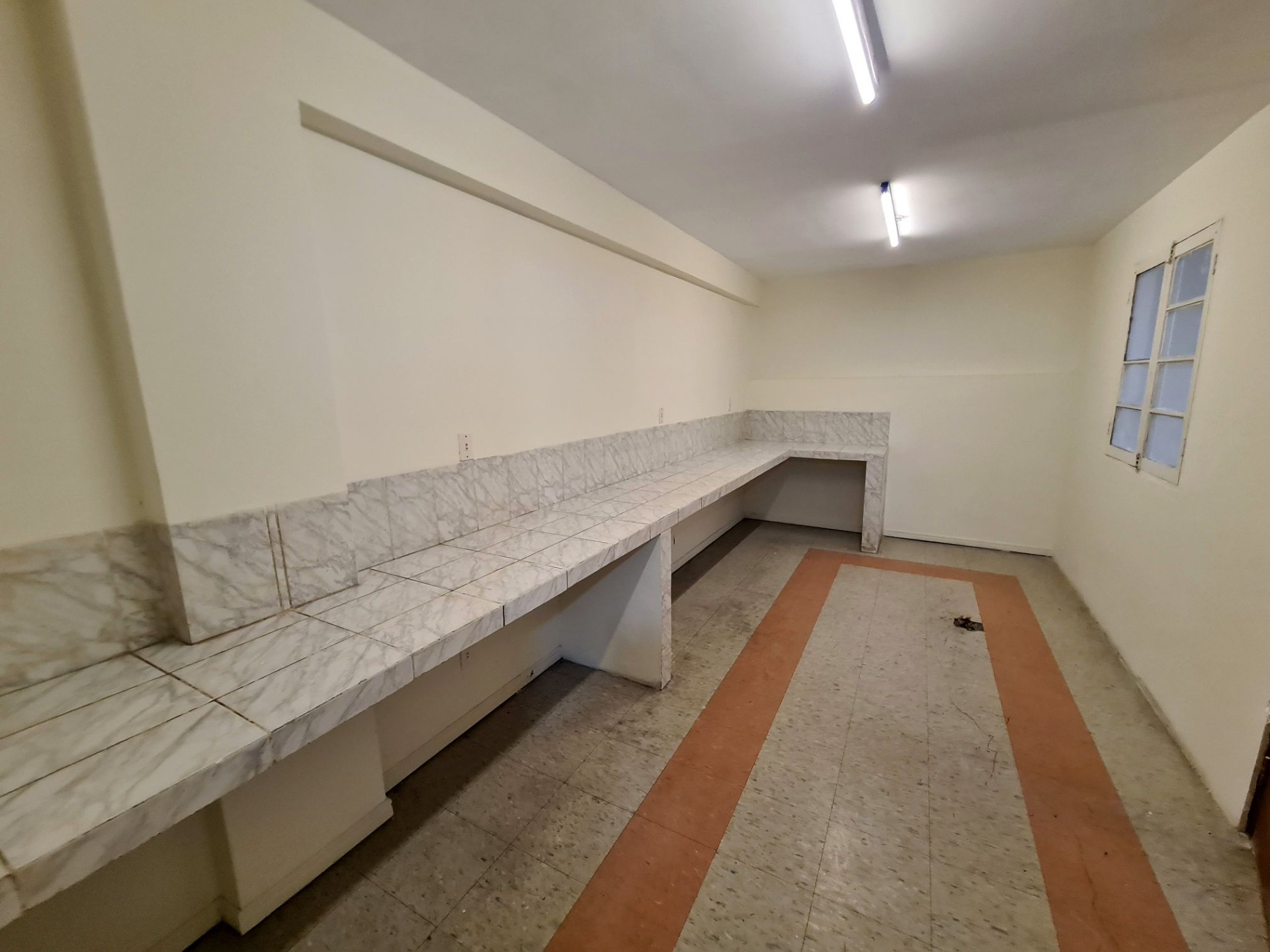 Oficina en VentaOficina en venta Plaza Abaroa - Sopocachi Bajo 6 dormitorios 5 baños  Foto 8