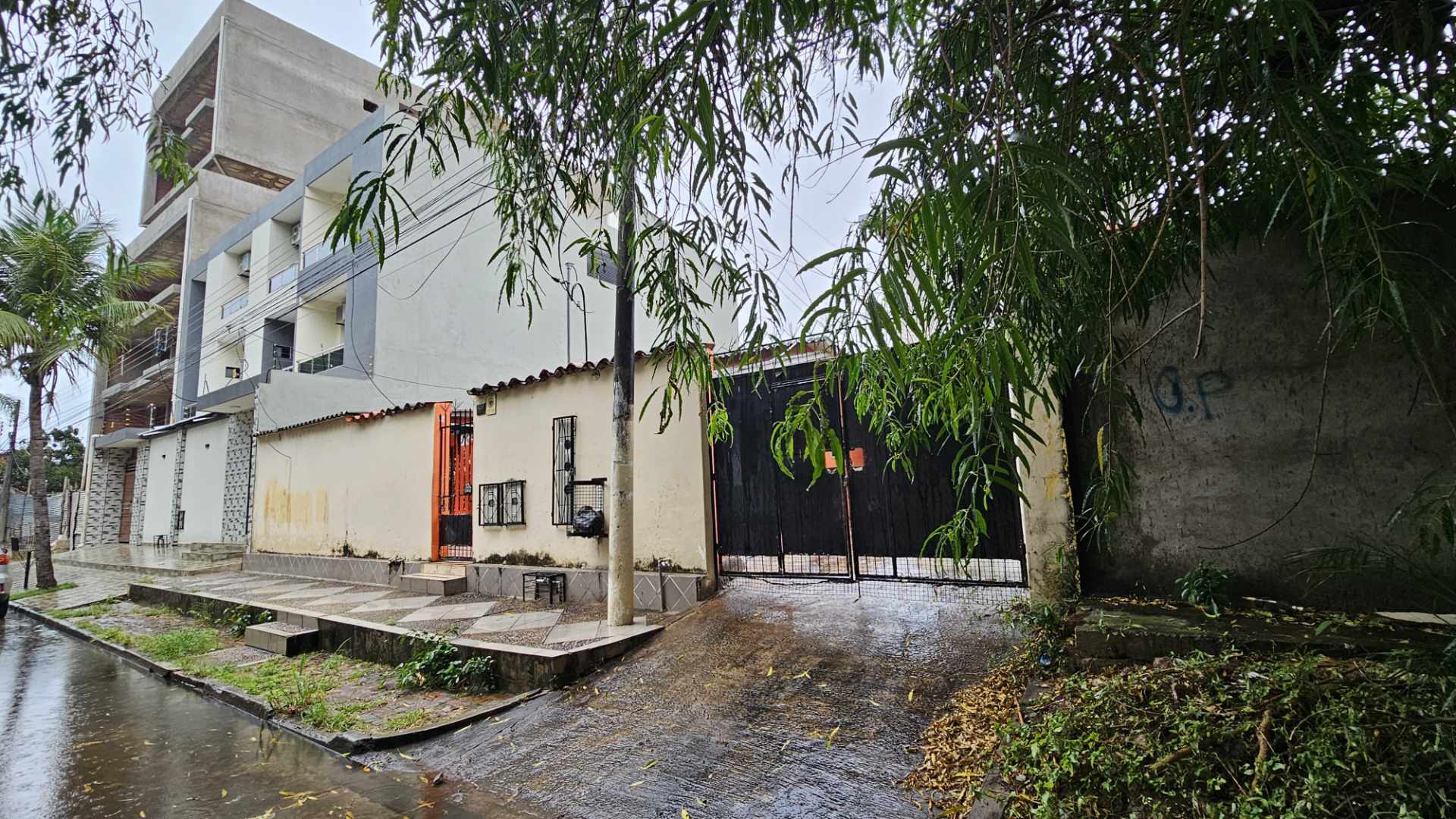 Casa AVENIDA CENTENARIO ENTRRE 2DO Y 3ER ANILLO Foto 2