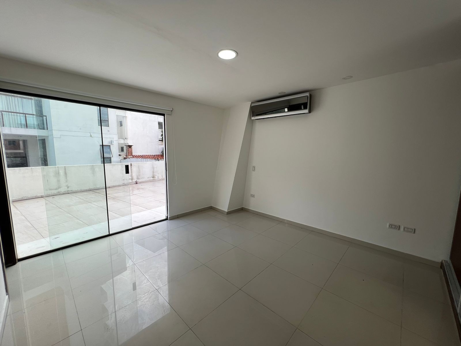 Departamento Zona central Calle tarija esquina Irla zona parque Urbano Foto 8