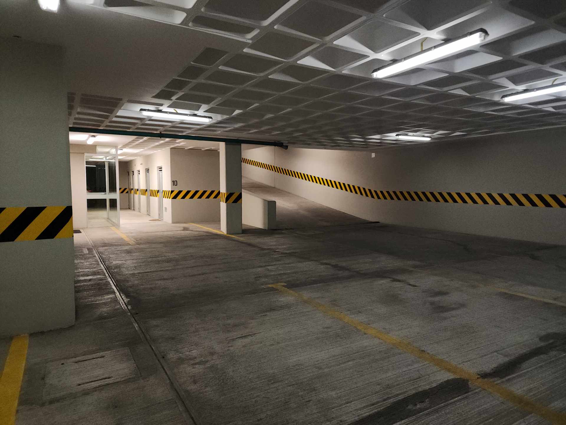 Departamento en Calacoto en La Paz 3 dormitorios 5 baños 1 parqueos Foto 11