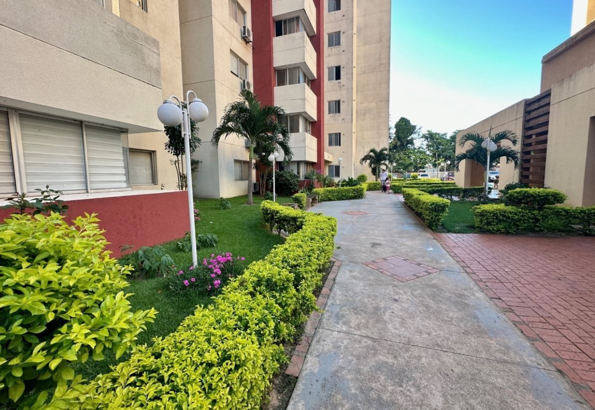 Departamento en VentaPrecio de Ocasión: En Venta Amplio y Hermoso Depto de 134 m2 Equipado con Garaje Incluido 4 dormitorios 4 baños 1 parqueos Foto 2