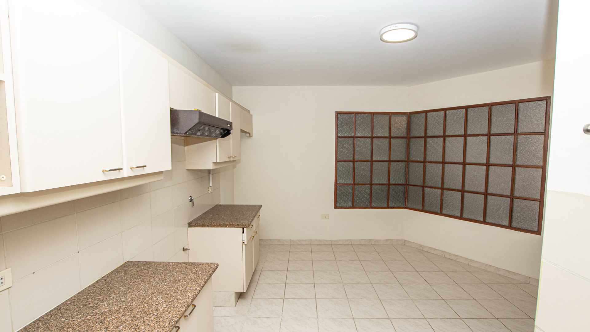 Departamento en AlquilerAv. Melchor Urquidi, Edificio Palmas II #1175 - Noreste Foto 9