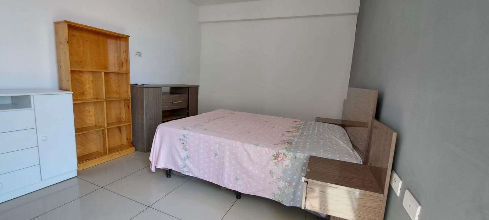 Departamento en Entre 2do y 3er anillo Oeste en Santa Cruz de la Sierra 2 dormitorios 2 baños 1 parqueos Foto 5