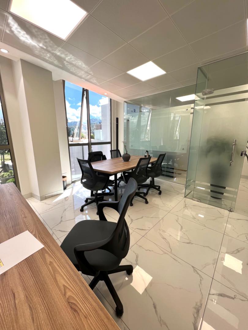 Oficina en Calacoto en La Paz 2 dormitorios 2 baños  Foto 7