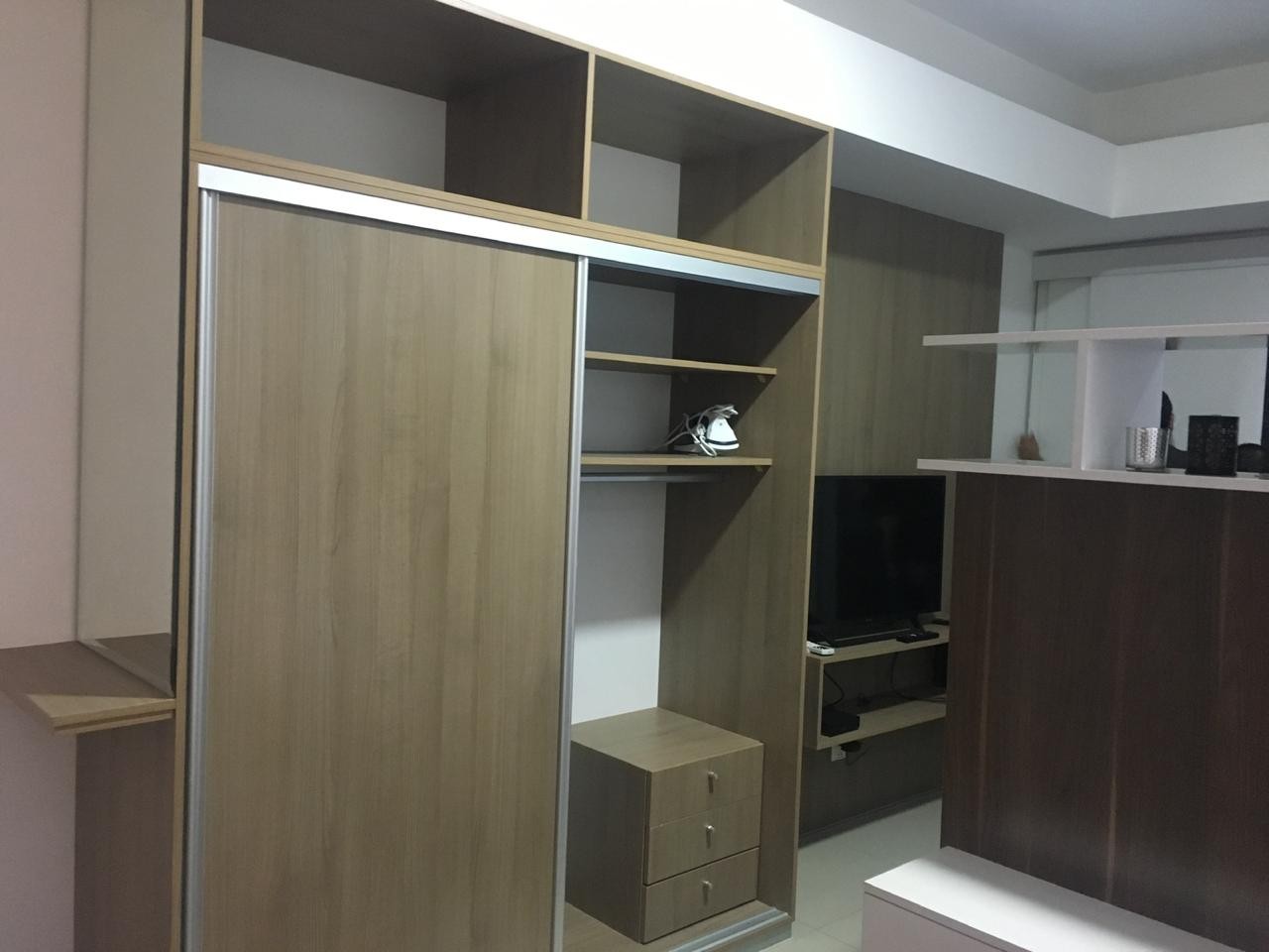 Departamento en Alquiler[CONDOMINIO ONIX| EQUIPETROL NORTE A 1 CUADRA DE MANZANA 40] ALQUILER MONOAMBIENTE AMOBLADO CON PARQUEO Y BAULERA Foto 4