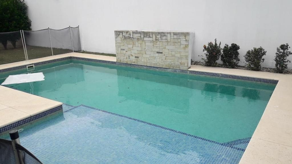 Casa en AlquilerCONDOMINIO LOS BATOS DEL URUBO 3 dormitorios 5 baños 2 parqueos Foto 2