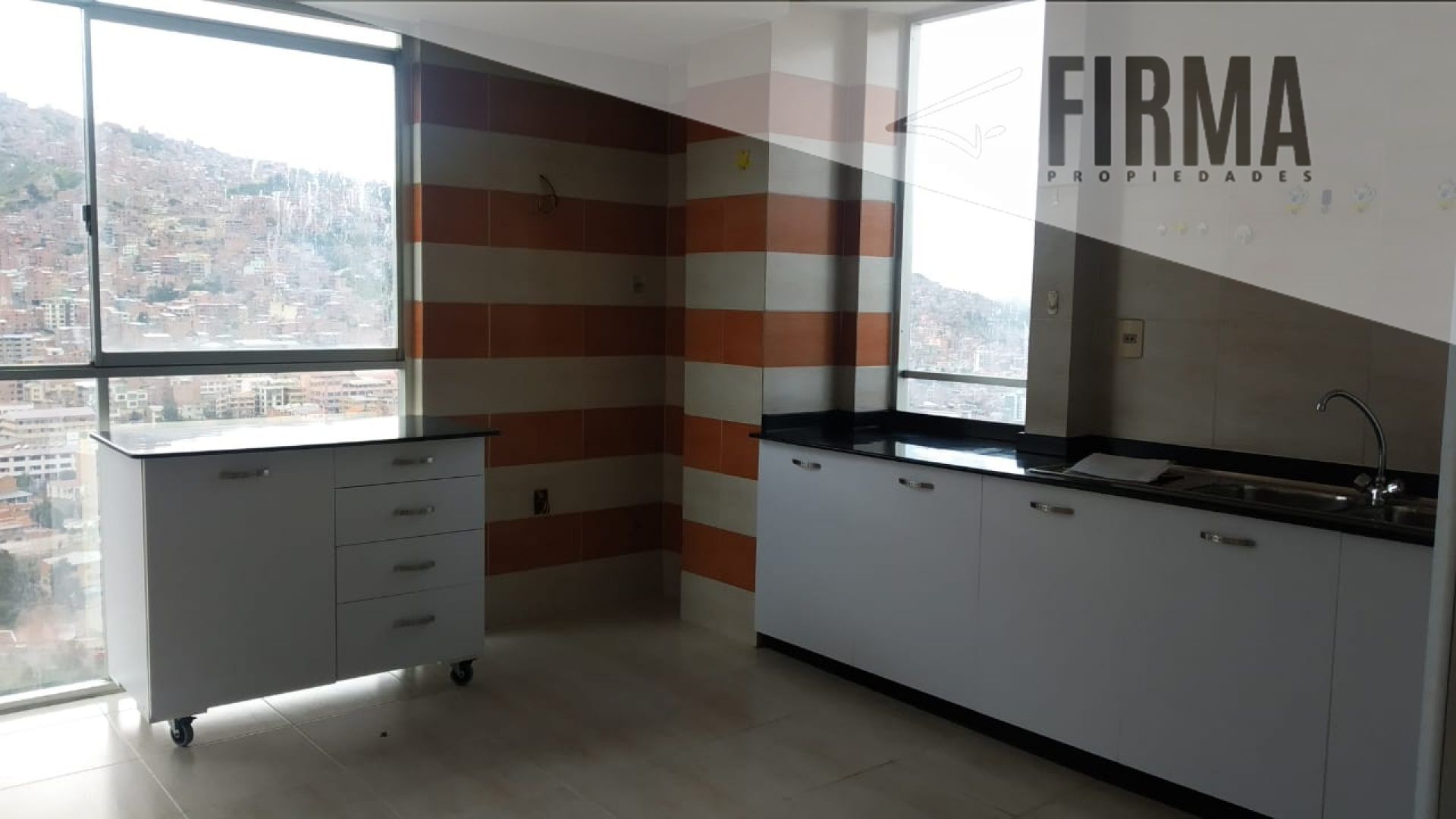 Departamento en Miraflores en La Paz 4 dormitorios 5 baños 1 parqueos Foto 5