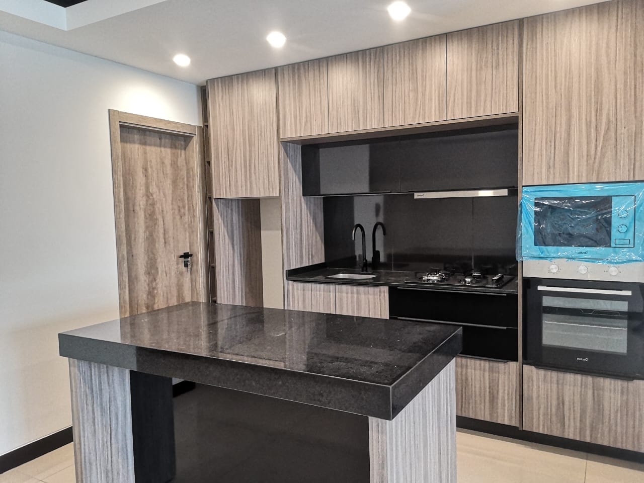 Departamento en AnticréticoEquipetrol,  Sky Elite Collection 1 dormitorios 1 baños  Foto 15