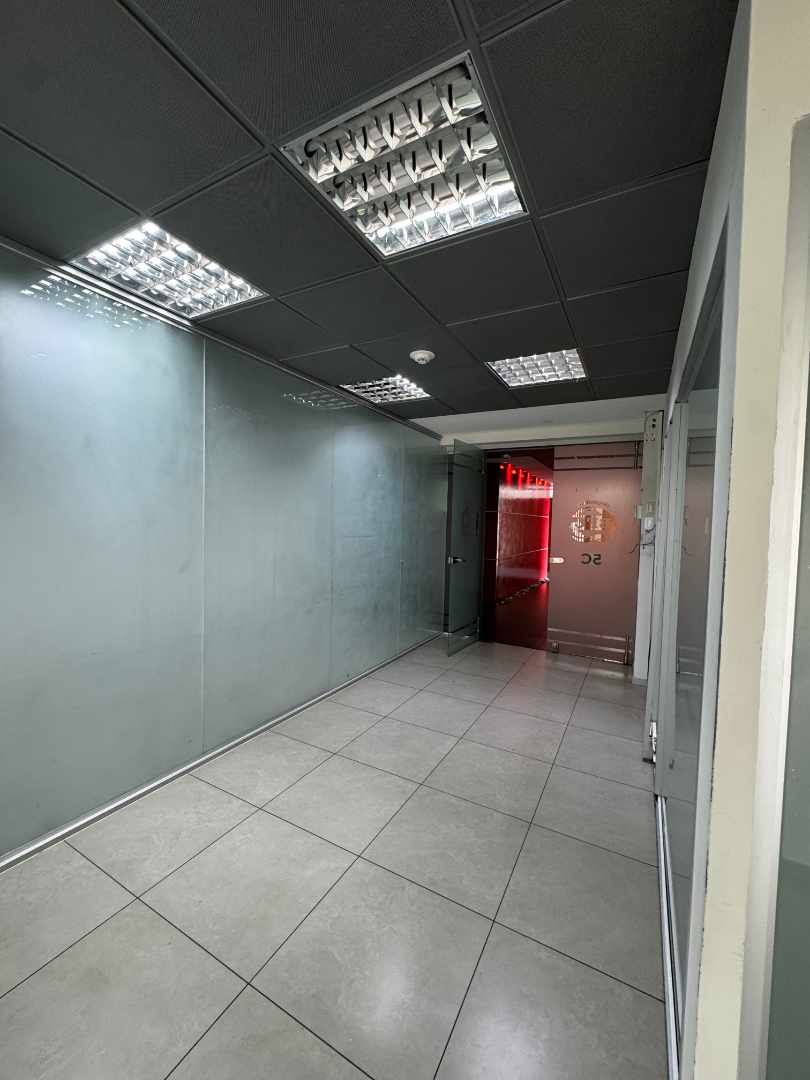 Oficina en AlquilerTORRE DUO 5 dormitorios 1 baños 2 parqueos Foto 12