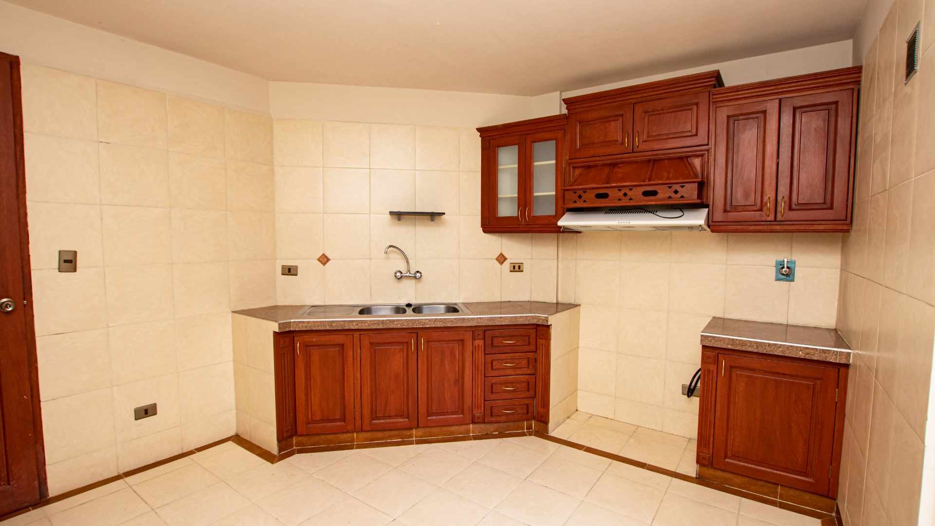 Departamento en VentaCalle los Laureles 3 dormitorios 2 baños 1 parqueos Foto 11