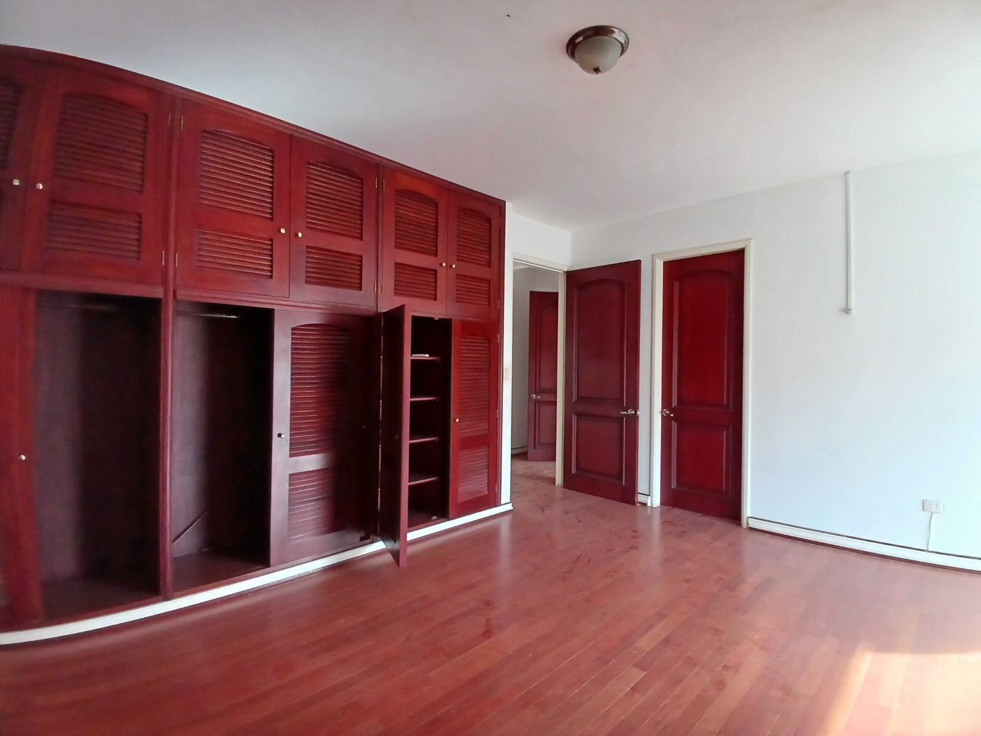 Casa en Entre 4to y 5to anillo Norte en Santa Cruz de la Sierra 3 dormitorios 3 baños 2 parqueos Foto 8