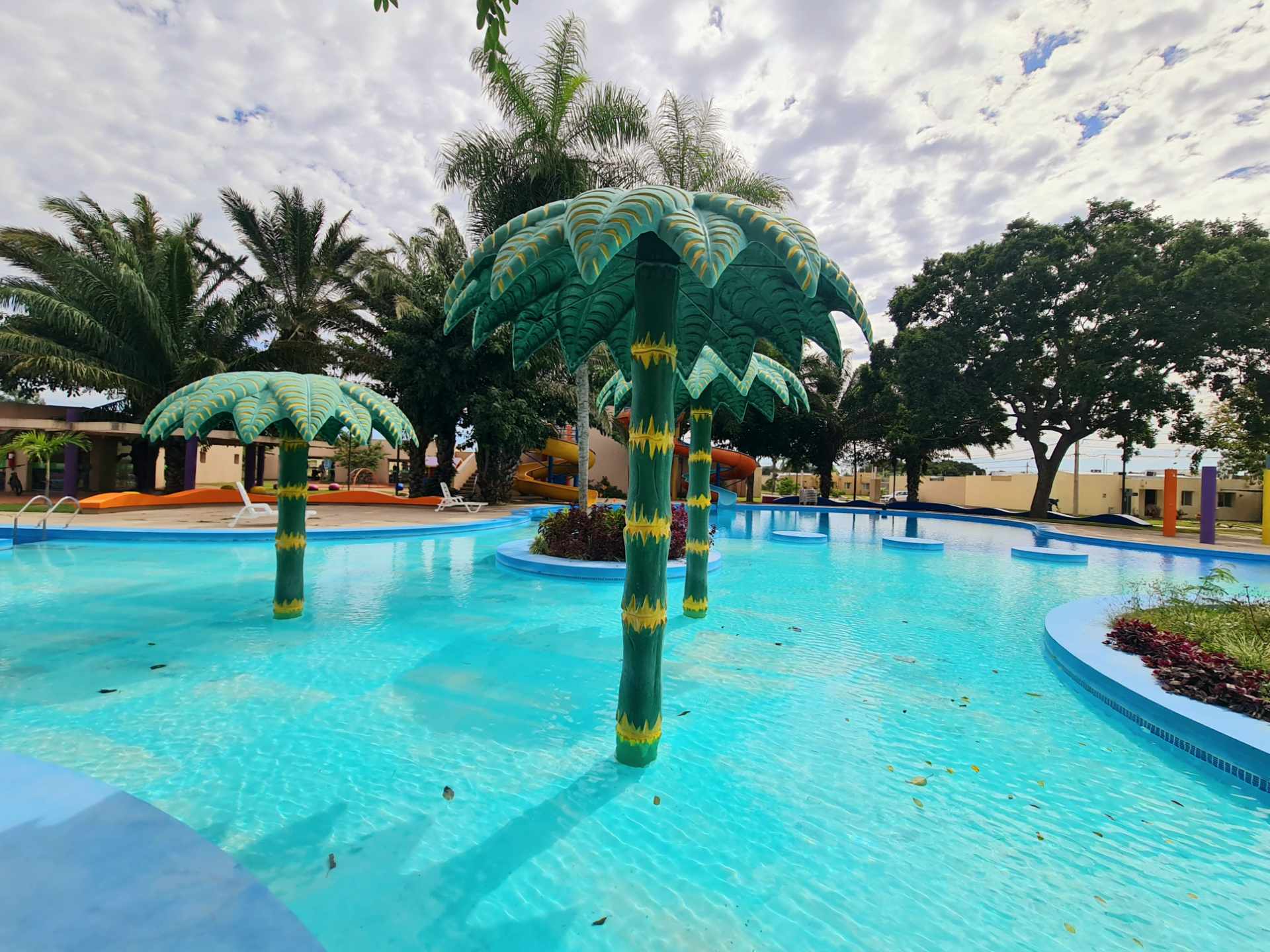 Sevilla 'el Bosque' Condomi... | UC-908772 | UltraCasas.com