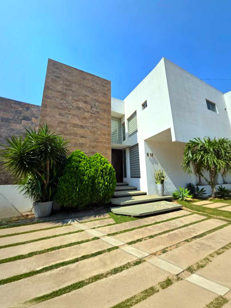 Casa en Entre 8vo y 9no anillo Norte en Santa Cruz de la Sierra 3 dormitorios 4 baños 3 parqueos Foto 35