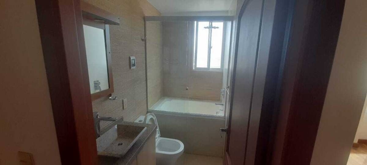 Departamento en VentaACHUMANI, CALLE 32 3 dormitorios 4 baños 1 parqueos Foto 15