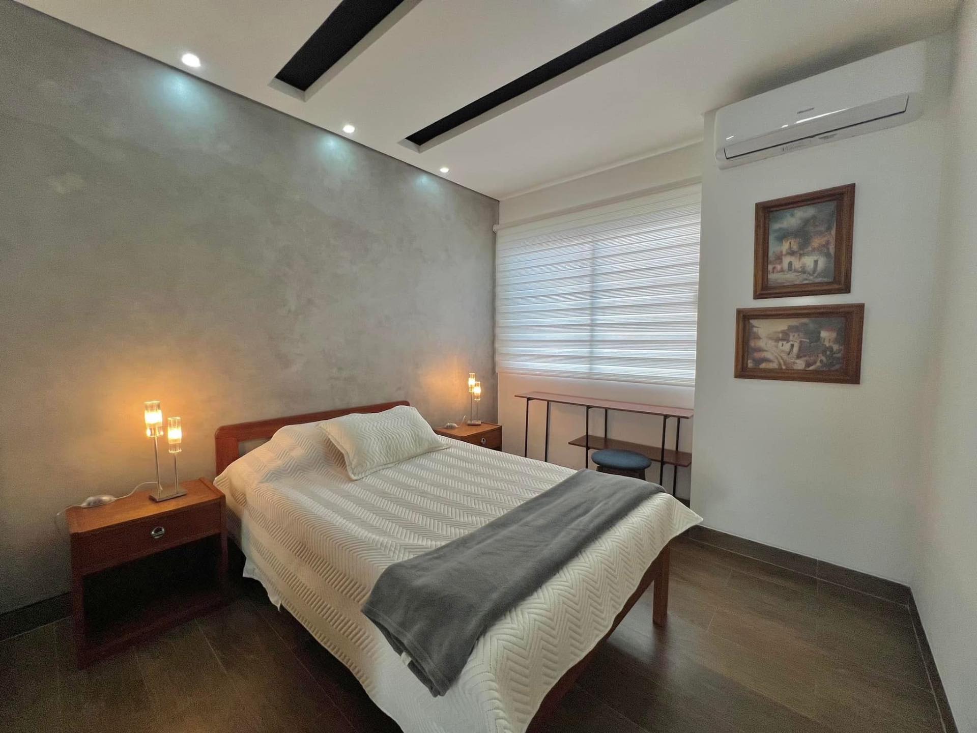 Departamento en AlquilerBarrio sirari a una cuadra del cuarto anillo 2 dormitorios 2 baños  Foto 10