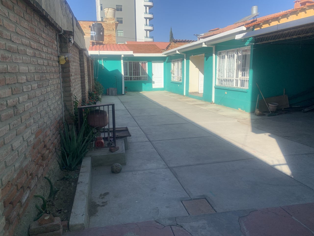 Casa en Cala Cala en Cochabamba 7 dormitorios 4 baños 2 parqueos Foto 7