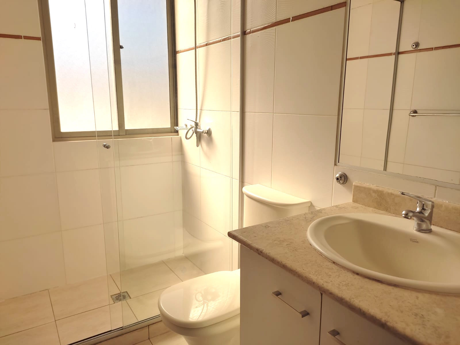 Departamento en Los Pinos en La Paz 2 dormitorios 1 baños  Foto 5