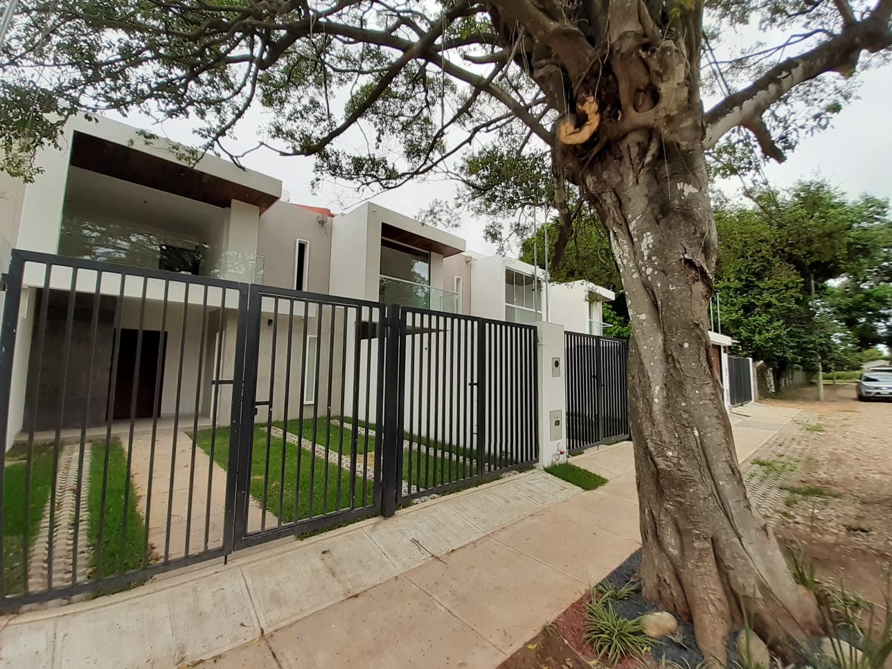 Casa en Entre 8vo y 9no anillo Norte en Santa Cruz de la Sierra 3 dormitorios 7 baños 2 parqueos Foto 9