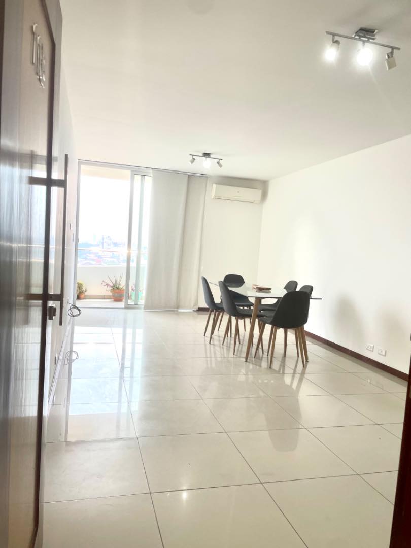 Departamento en Entre 2do y 3er anillo Norte en Santa Cruz de la Sierra 2 dormitorios 2 baños 1 parqueos Foto 11