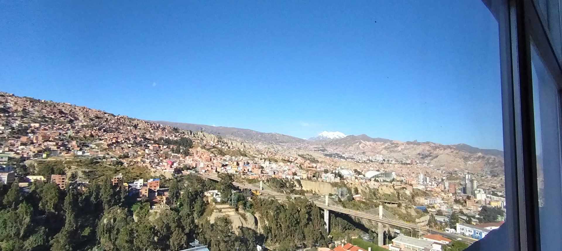 Departamento en AlquilerBAJO SOPOCACHI 3 dormitorios 3 baños 1 parqueos Foto 4