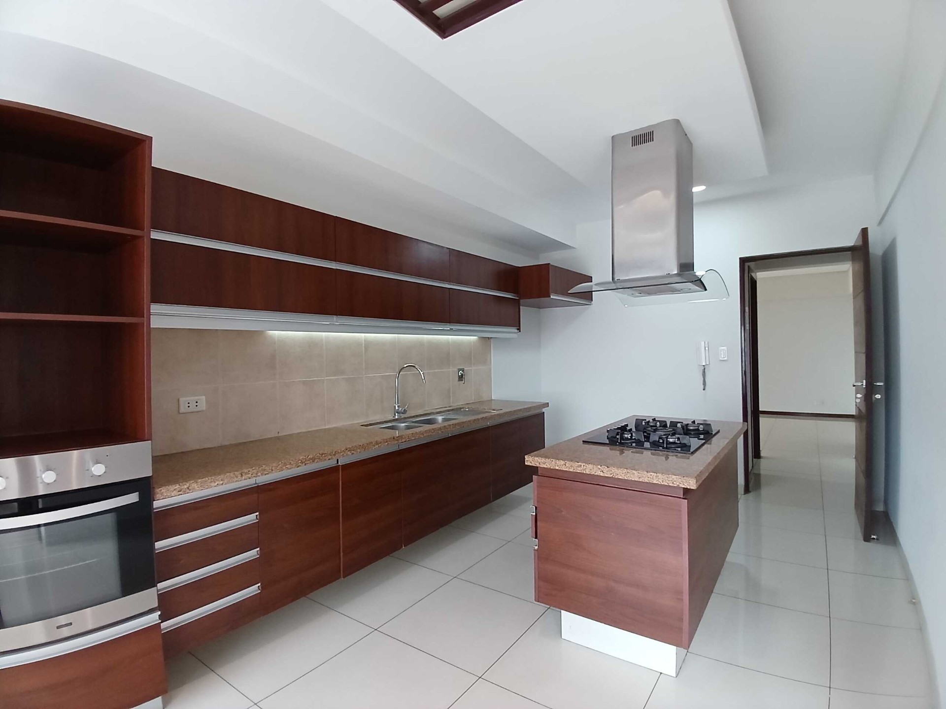 Departamento en Alquiler📢 ALQUILER DPTO EN COND. CURUPAU – AV. PARAGUA 4 dormitorios 4 baños 1 parqueos Foto 7