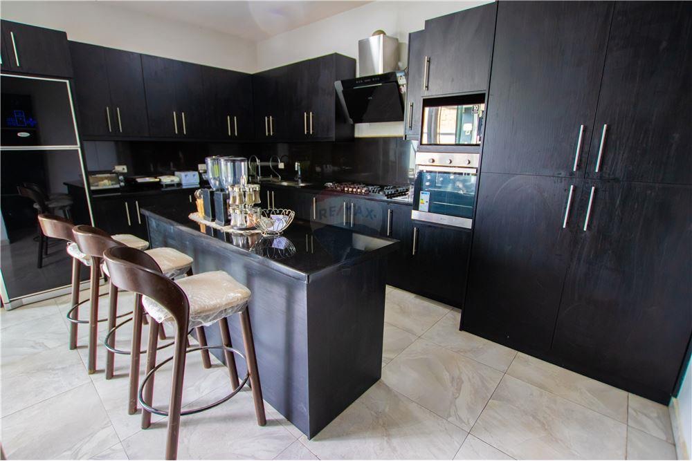 Casa CASA EN VENTA EN CONDOMINIO SAN HUMBERTO TIQUIPAYA Foto 14