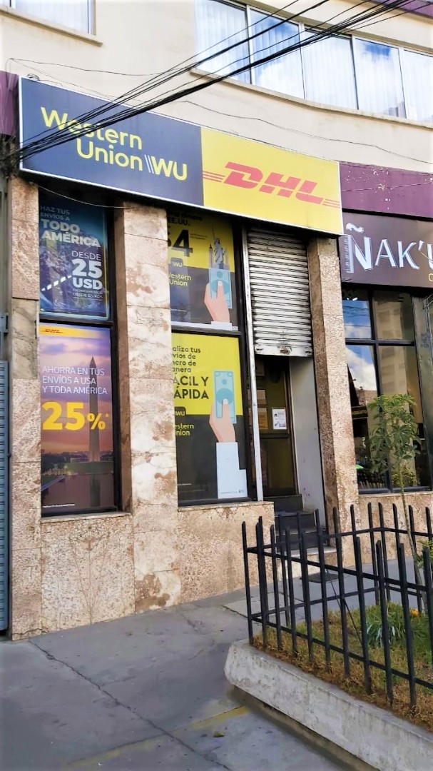 Local comercial LOCAL COMERCIAL EN VENTA - PLAZA ISABEL LA CATÓLICA - DONDE FUNCIONA  DHL  Y WESTERN UNION Foto 2