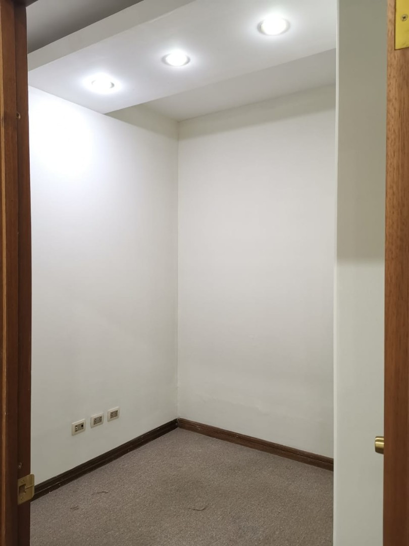 Oficina en San Jorge en La Paz 5 dormitorios 1 baños  Foto 10