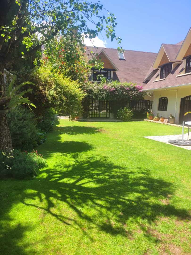 Casa en VentaARANJUEZ 4 dormitorios 4 baños 3 parqueos Foto 1