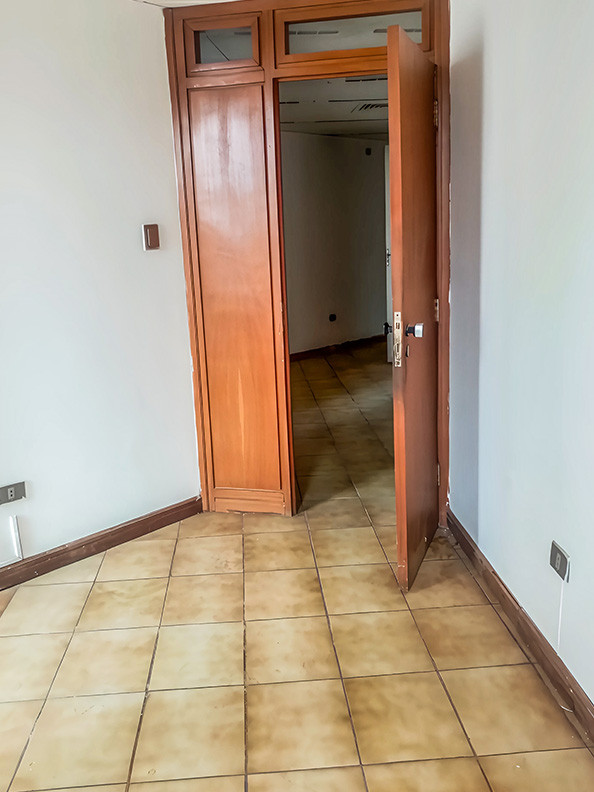 Edificio en VentaEDIFICIO EN VENTA – ATRÁS DE LA CATEDRAL (24 de Septiembre) 10 dormitorios 5 baños  Foto 1