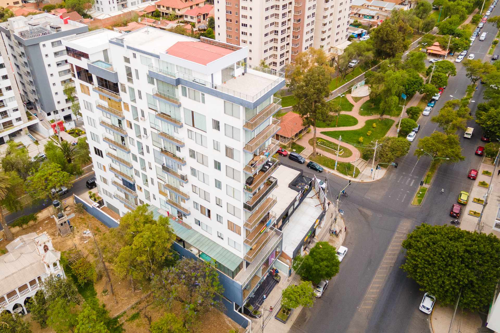 Oficina en AnticréticoEdificio América, Av. América y C. Eudoro Galindo - Zona Norte 2 dormitorios 1 baños  Foto 11