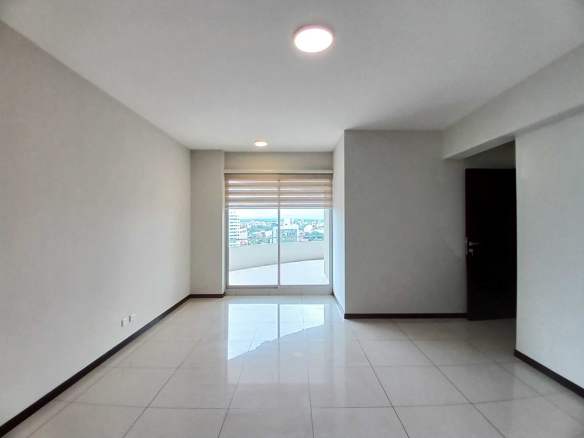 Departamento en Alquiler📢 ALQUILER DPTO EN COND. CURUPAU – AV. PARAGUA 4 dormitorios 4 baños 1 parqueos Foto 12