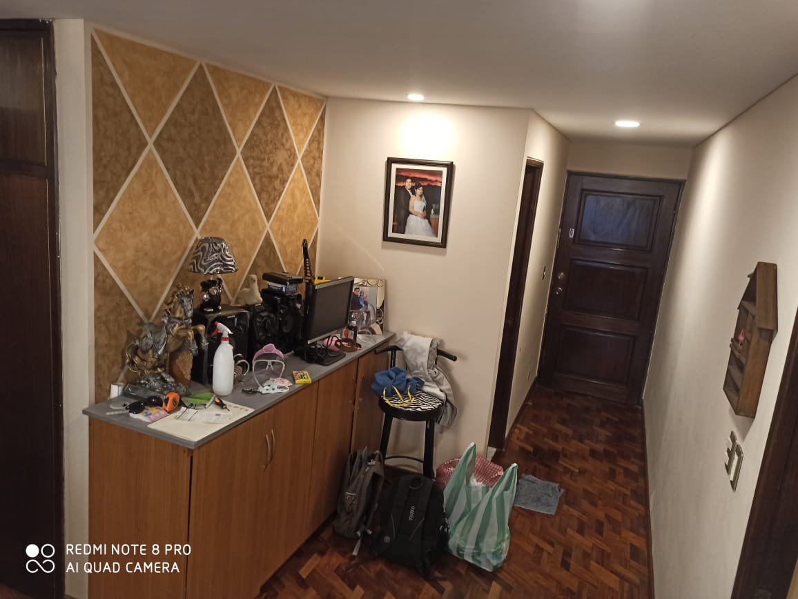 Departamento en VentaCalle Altamirano entre calles 3 y 4 zona Irpavi Foto 14