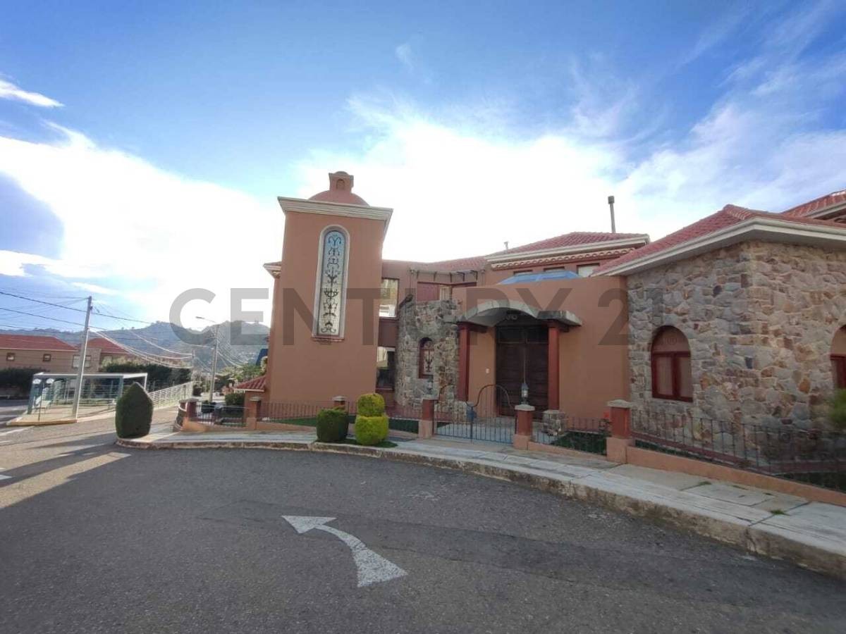 Casa en AlquilerCASA EN ALQUILER EN JARDINES DEL SUR Foto 11