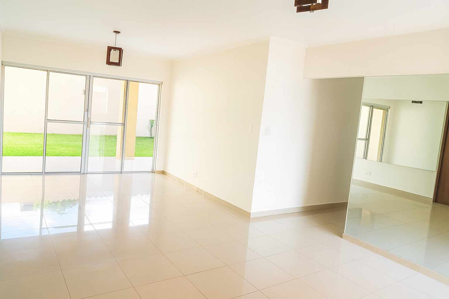 Casa en Carretera Norte en Santa Cruz de la Sierra 3 dormitorios 2 baños 2 parqueos Foto 4