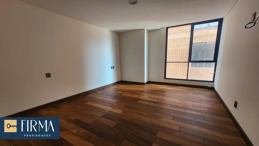 Departamento en Obrajes en La Paz 3 dormitorios 4 baños 1 parqueos Foto 10