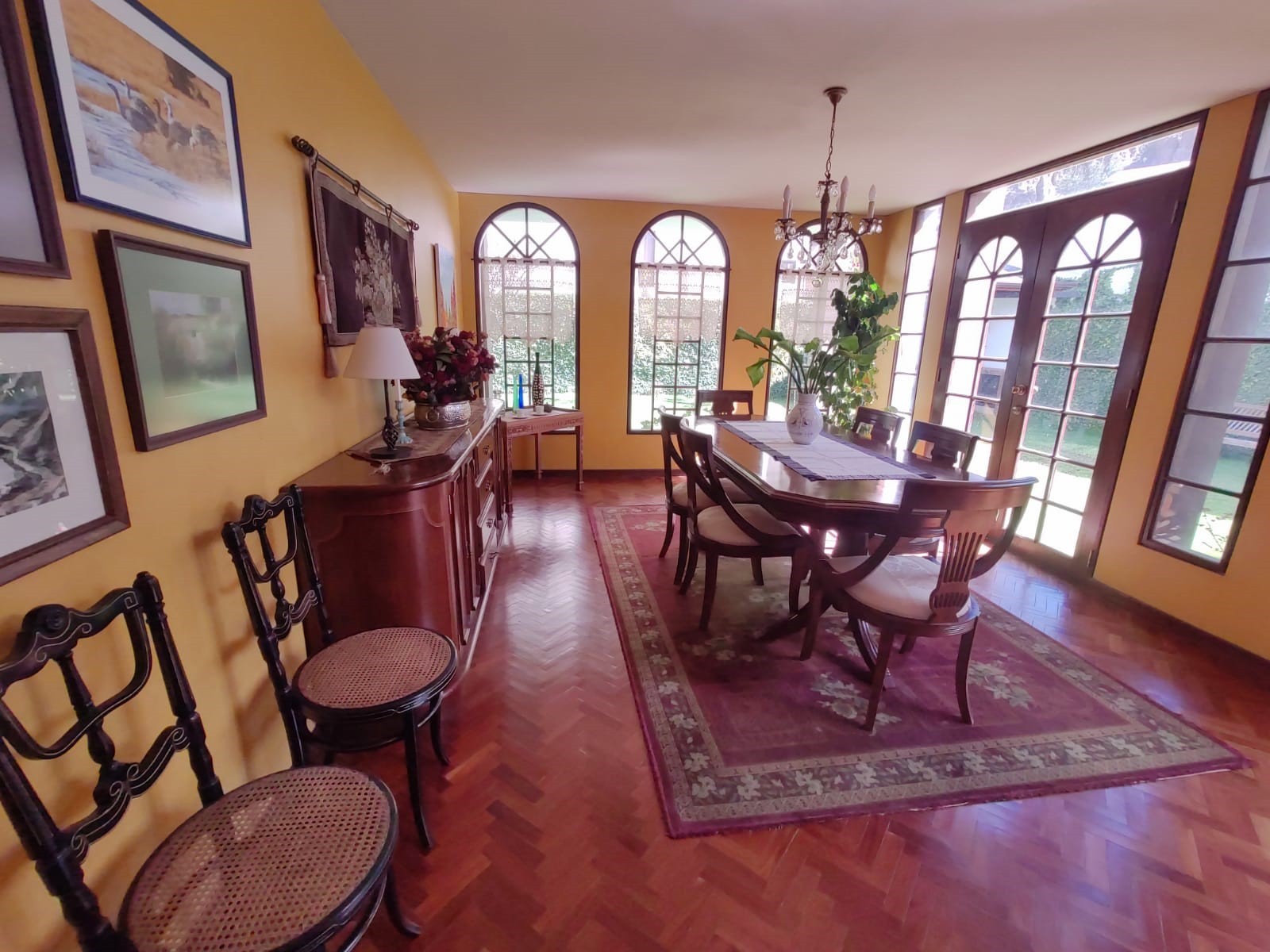 Casa en Achumani en La Paz 5 dormitorios 4 baños 3 parqueos Foto 4