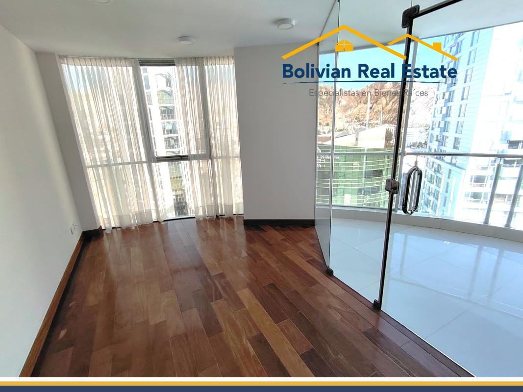 Departamento en AlquilerCALACOTO AV. BALLIVIAN MODERNO Y ELEGANTE DEPARTAMENTO EN ALQUILER  Foto 4